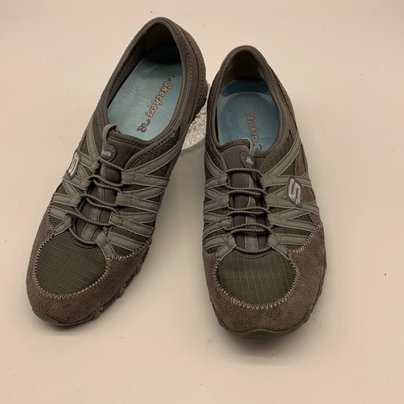 Skechers Relaxed Fit Gray Suede Sport Shoes Size 9 - Picture 1 of 9